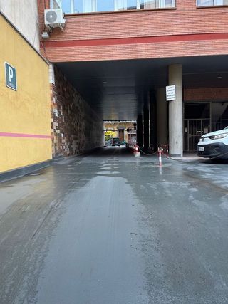 Garaje en alquiler en Santa Eulàlia en Hospitalet de Llobregat, L´