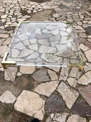 Mesas Acrílico y Cristal con Detalles Dorados