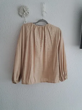 Blusa Zara manga abullonada algodón detalle botón