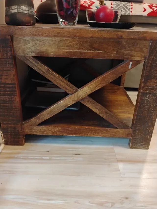 Mesa auxiliar cuadrada de madera