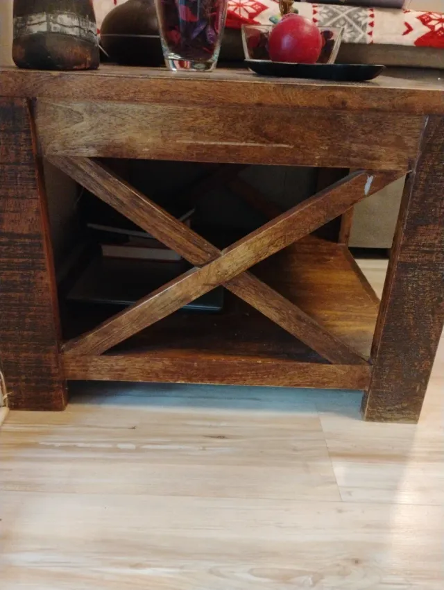 Mesa auxiliar cuadrada de madera