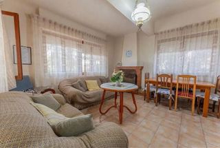 Chalet en venta en Peña de las Águilas en Elche