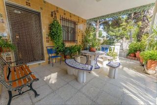 Chalet en venta en Peña de las Águilas en Elche