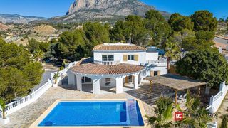 Chalet en venta en Finestrat pueblo en Finestrat