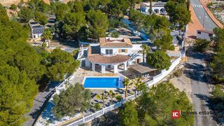 Chalet en venta en Finestrat pueblo en Finestrat