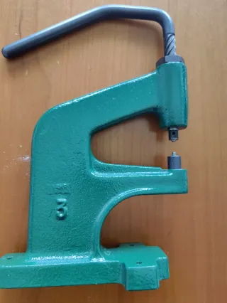 Occhiellatrice Rivettatrice Professionale