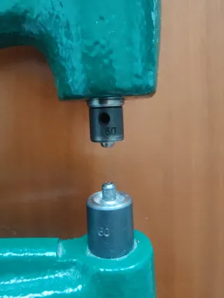 Occhiellatrice Rivettatrice Professionale