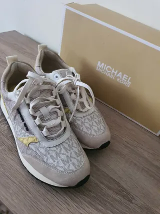 Zapatillas Michael Kors Beige y Amarillo