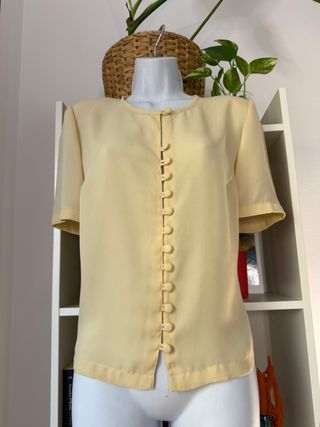 Preciosa blusa vintage amarillo mantequilla T.M