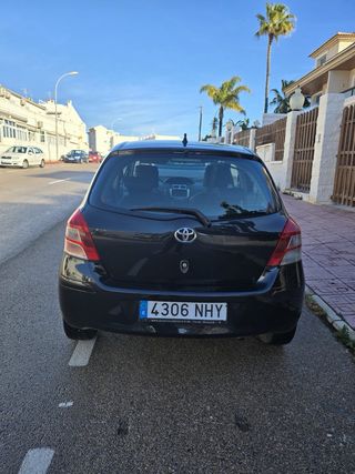 Toyota Yaris 2011