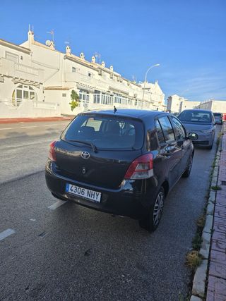 Toyota Yaris 2011