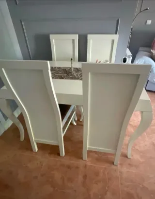 Mesa de comedor de estilo Isabelino