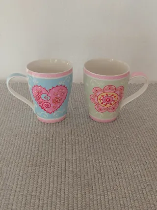 Conjunto de 2 canecas decoradas