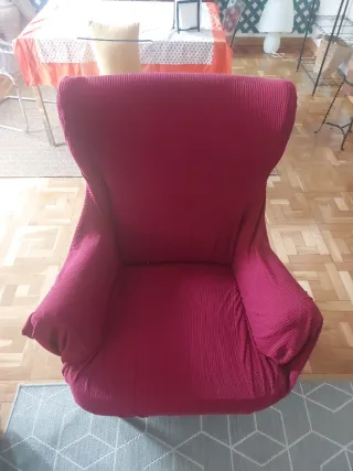 Funda sillón orejero, color rojo granate