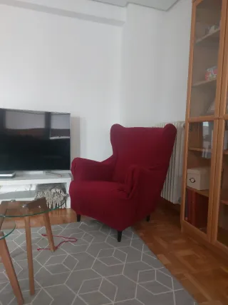 Funda sillón orejero, color rojo granate