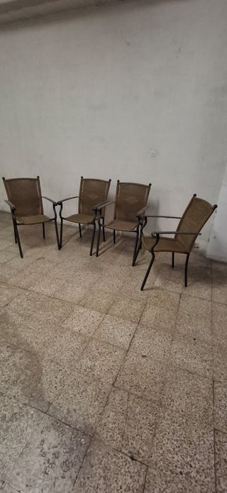 Mesa redonda cristal y 4 sillas terraza