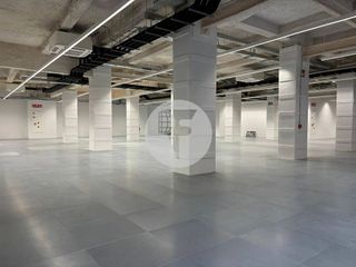 Local comercial en alquiler en El Parc i la Llacuna del Poblenou en Barcelona