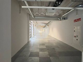Local comercial en alquiler en El Parc i la Llacuna del Poblenou en Barcelona