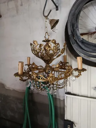 Lámpara de bronce antigua