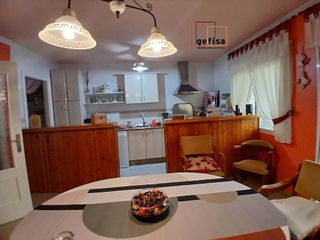 Casa adosada en venta en Valdepeñas