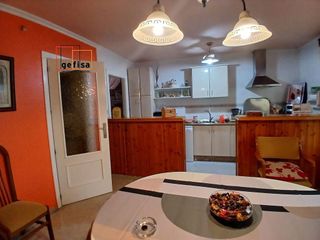 Casa adosada en venta en Valdepeñas