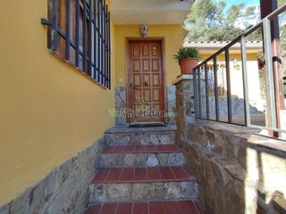 Chalet en venta en Torrelles de Llobregat
