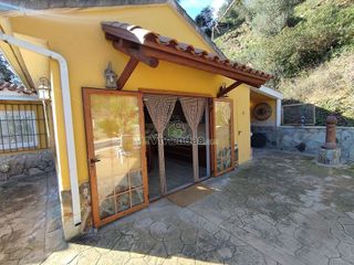 Chalet en venta en Torrelles de Llobregat