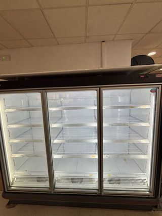 Congelador Frost-Trol 3 Puertas Profesional