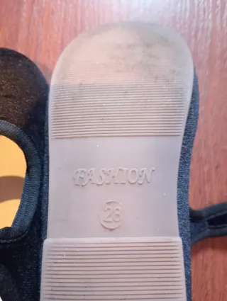 Zapatitos negros para niña, número 28
