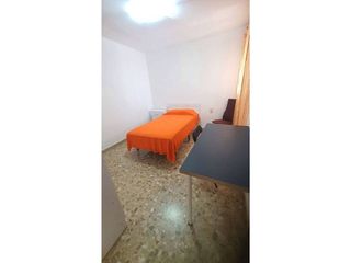 Piso en venta en San Luis en Almería