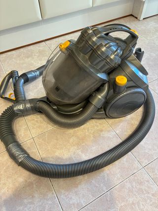 Aspiradora Dyson para piezas + Accesorios