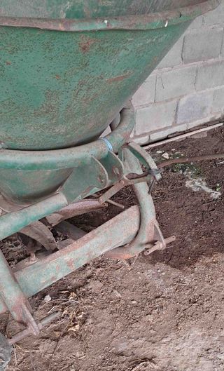 Abonadora centrífuga 500 Kgs.