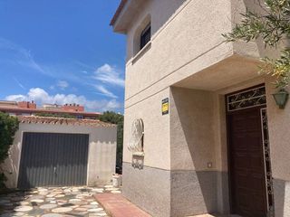 Casa en venta en Miami Platja - Miami Playa en Mont-Roig del Camp