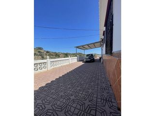 Chalet en venta en El Padrón - El Velerín - Voladilla en Estepona