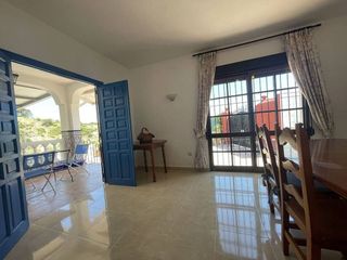Chalet en venta en El Padrón - El Velerín - Voladilla en Estepona