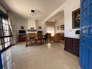 Chalet en venta en El Padrón - El Velerín - Voladilla en Estepona