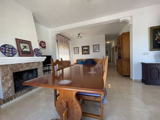 Chalet en venta en El Padrón - El Velerín - Voladilla en Estepona