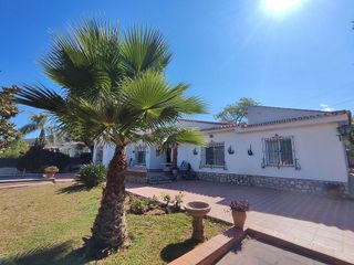 Chalet en venta en Manantiales - Lagar - Cortijo en Alhaurín de la Torre