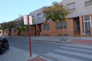 Casa adosada en venta en Santa Cruz - Industria - Polígono Campollano en Albacete
