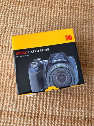 Cámara Kodak Pixpro AZ528 + funda + SD