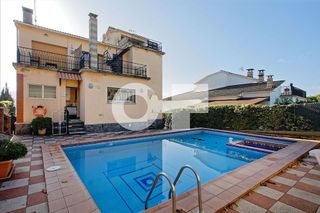 Chalet en venta en Sant Fost de Campsentelles