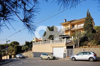 Chalet en venta en Sant Fost de Campsentelles