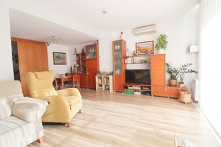 Casa pareada en venta en Collblanc en Hospitalet de Llobregat, L´