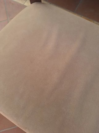6 Sillas de comedor madera y tela beige.