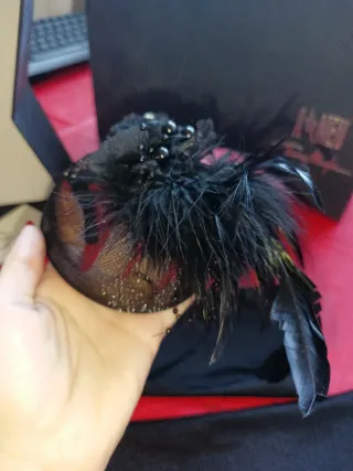 Tocado y guantes Thierry Mugler negros