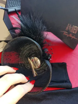 Tocado y guantes Thierry Mugler negros