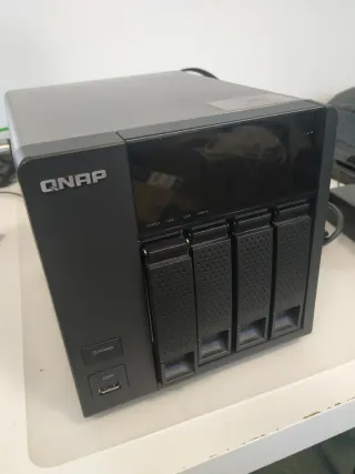 NAS QNAP TS-412