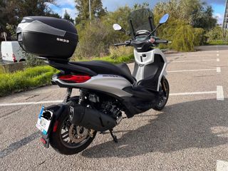 Piaggio Beverly 300 HPE S Plata