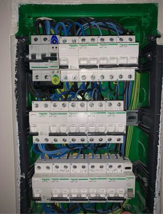 ELECTRICISTA - LAMPISTA