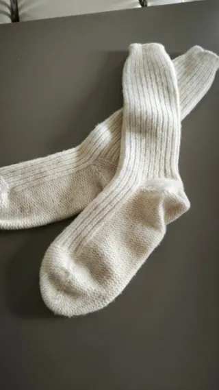 Medias de lana beige infantil